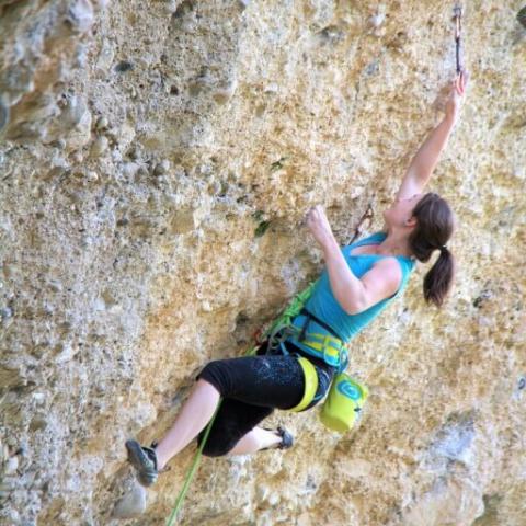 IVA VEJMOLOVÁ, členka ROCK EMPIRE Climbing Teamu a její první 8b
